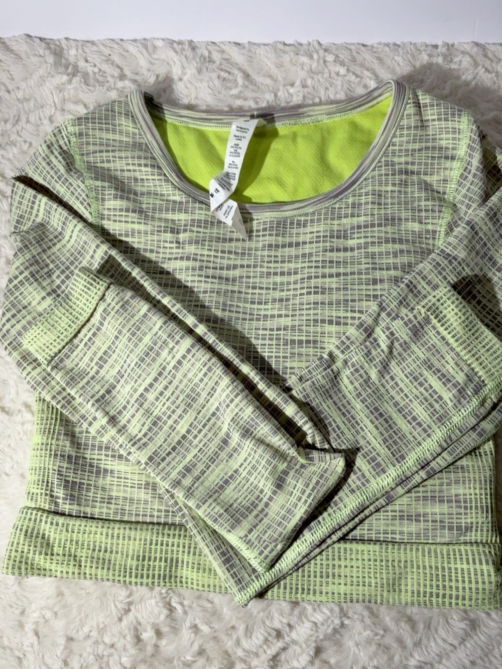 Lululemon Long Sleeve Crop Top Size 4 Lime Purple Grid Built-In Bra